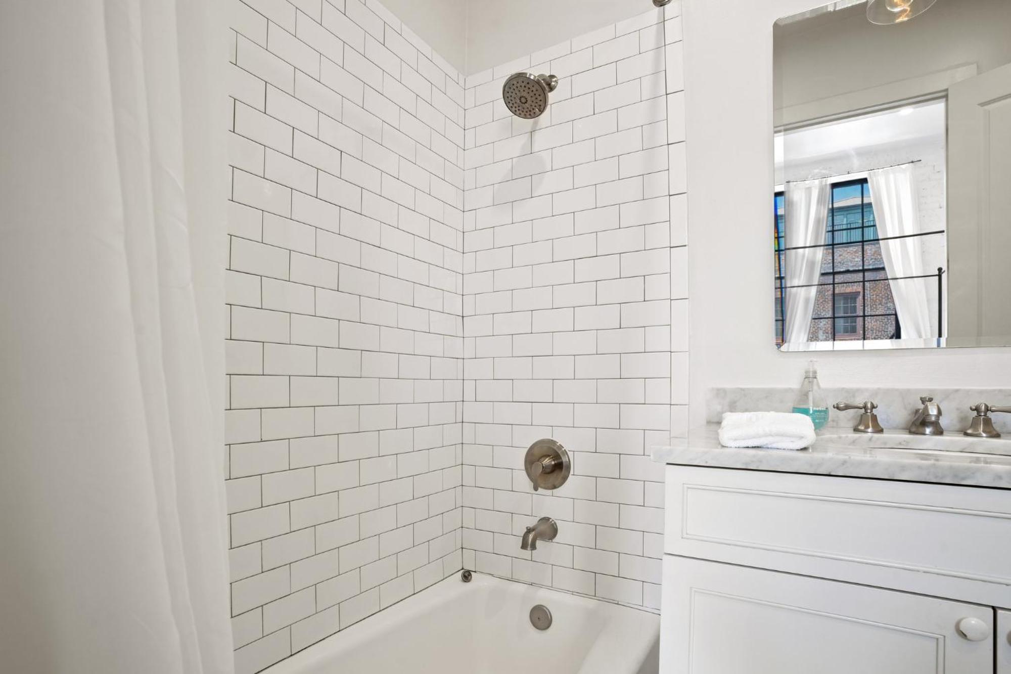 Hotel 4Br Gem On Gravier Close To Dining & Souvenirs Nueva Orleans Exterior foto