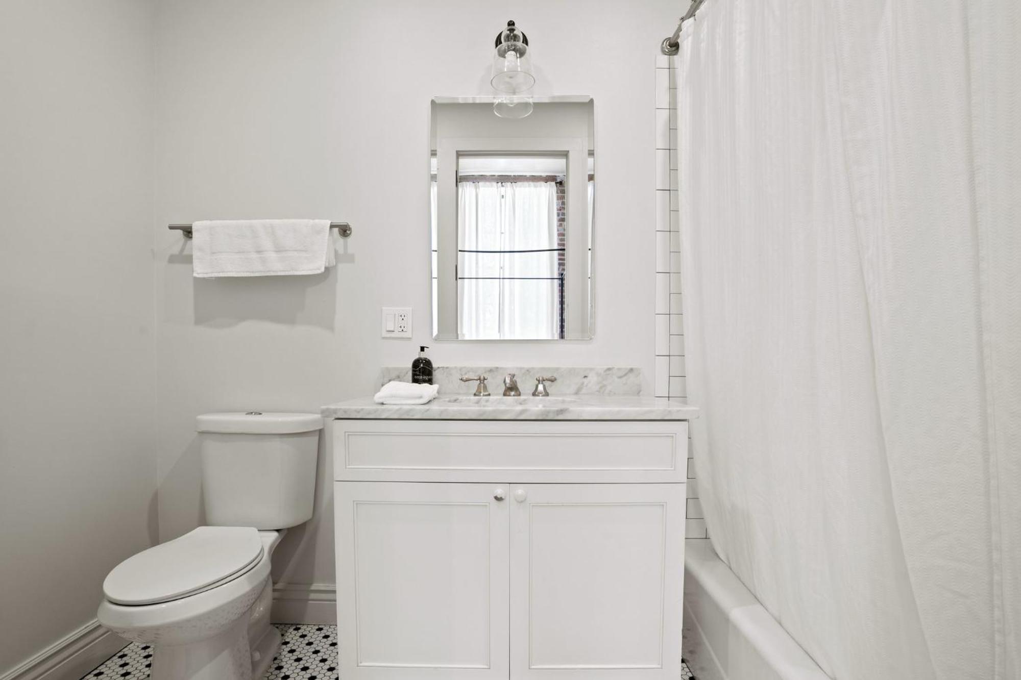 Hotel 4Br Gem On Gravier Close To Dining & Souvenirs Nueva Orleans Exterior foto